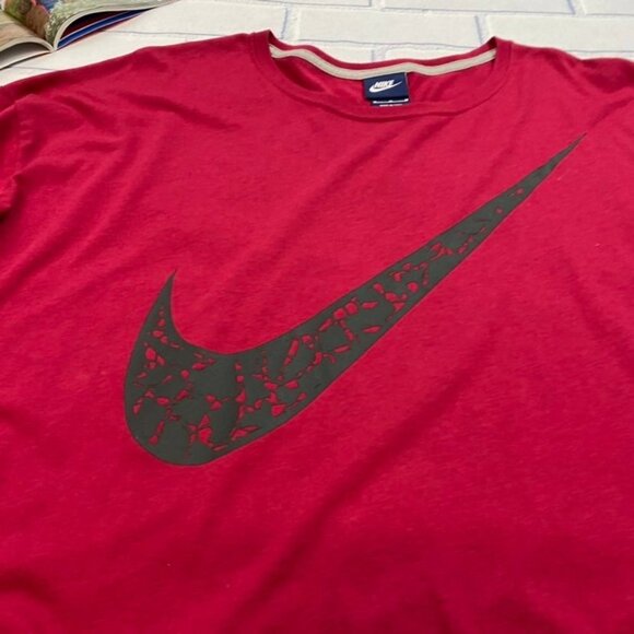 Nike Women's Long Sleeve T Shirt - Picture 3 of 10